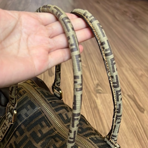 💯 % authentic Fendi shoulder/ totes bag - Picture 12 of 16